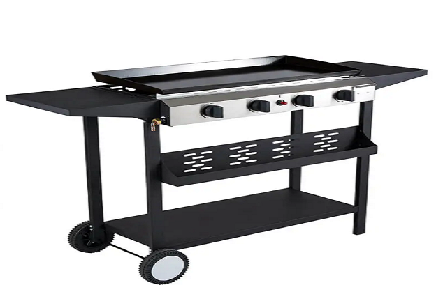 Using the 4 Burner Gas Griddle to Redefine Outdoor Cooking
